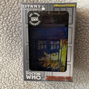 Titans Doctor Who Pandorica Opens Tardis 6.5” HOT TOPIC Limited Edition Vinyl